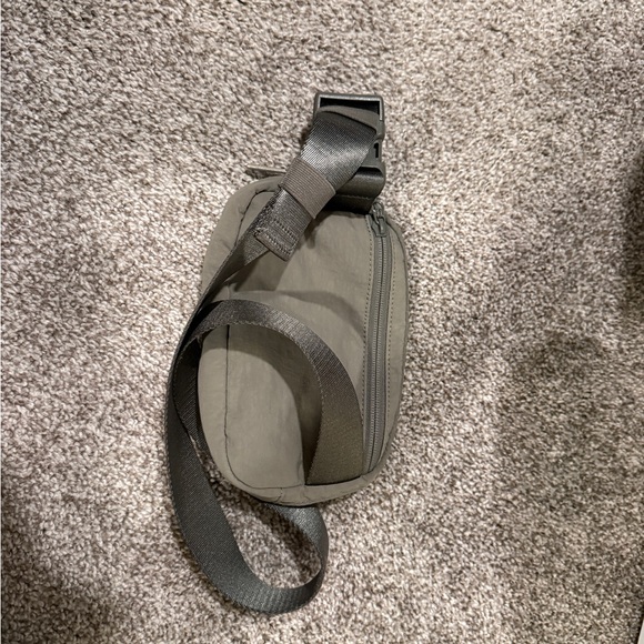 lululemon athletica belt bag - Picture 3 of 3